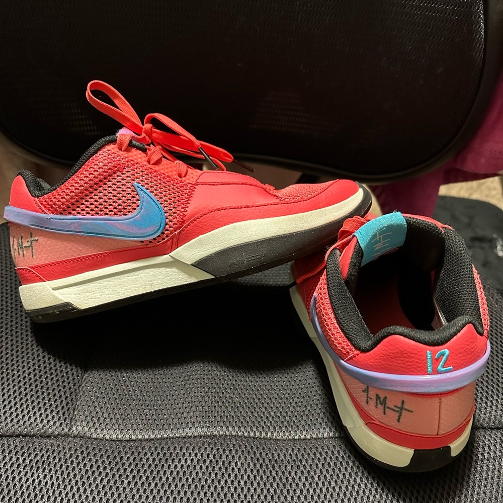 Nike Ja 1 men’s 7.5 / women’s 9.5